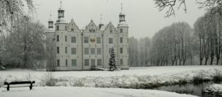 P1160737 Schloss im Winter 2 v2